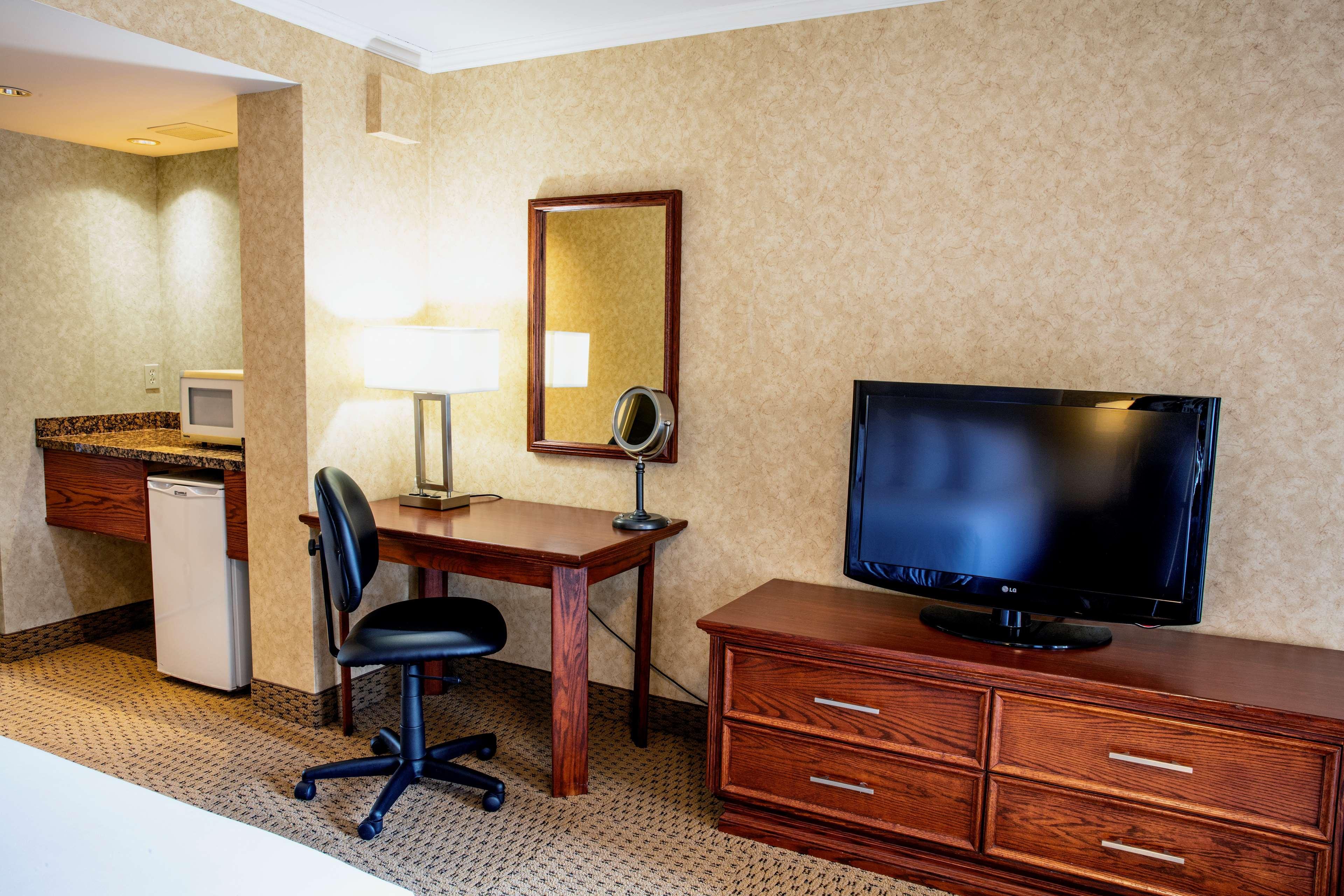 Western Voyageur Place Hotel
