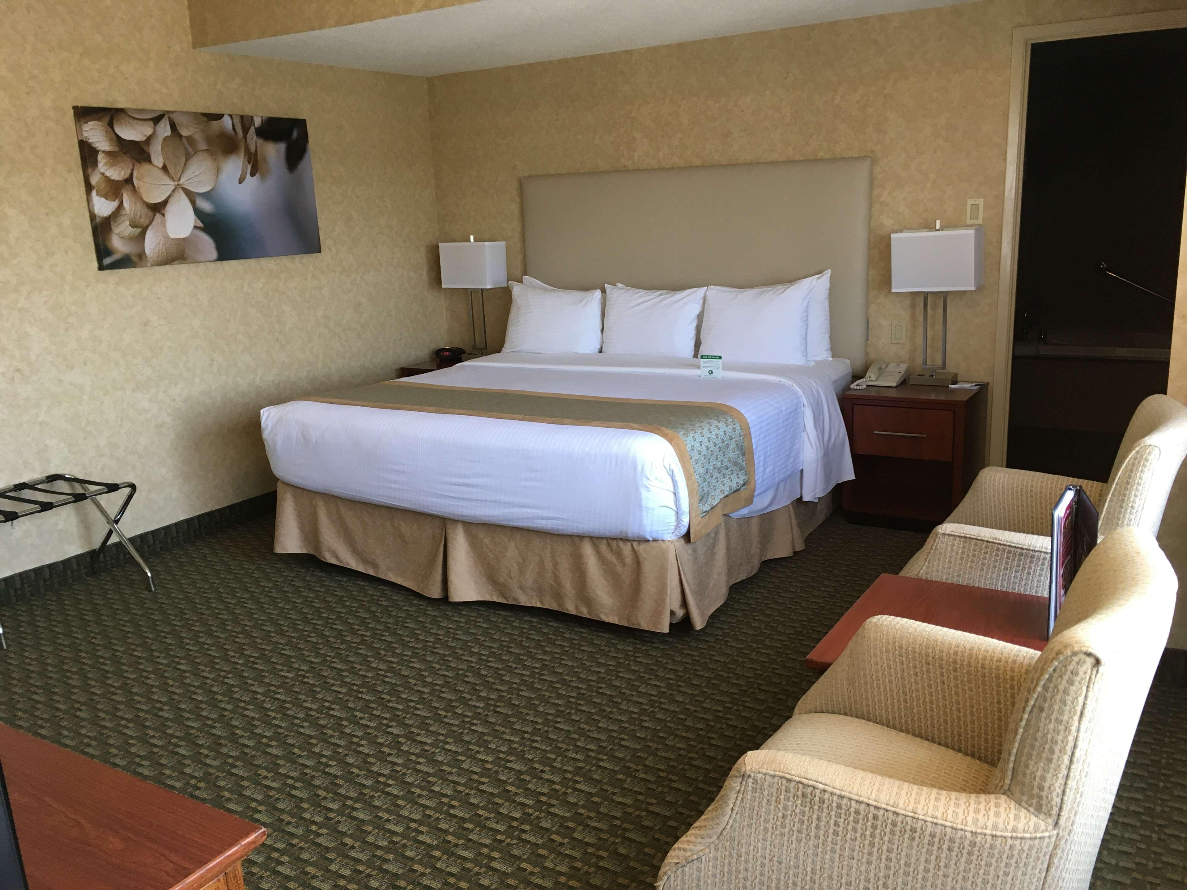 Western Voyageur Place 3*
