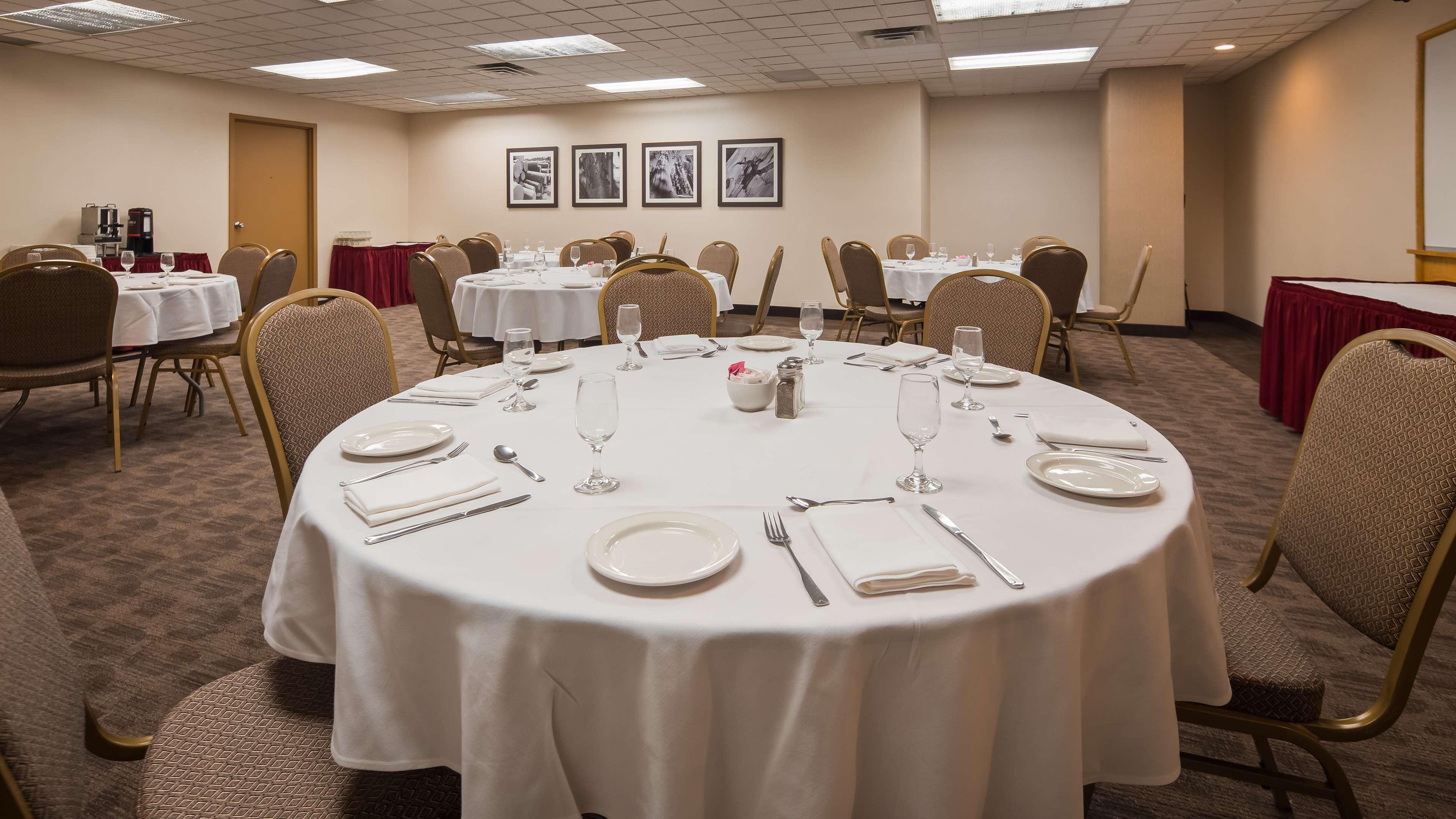 Western Voyageur Place Hotel