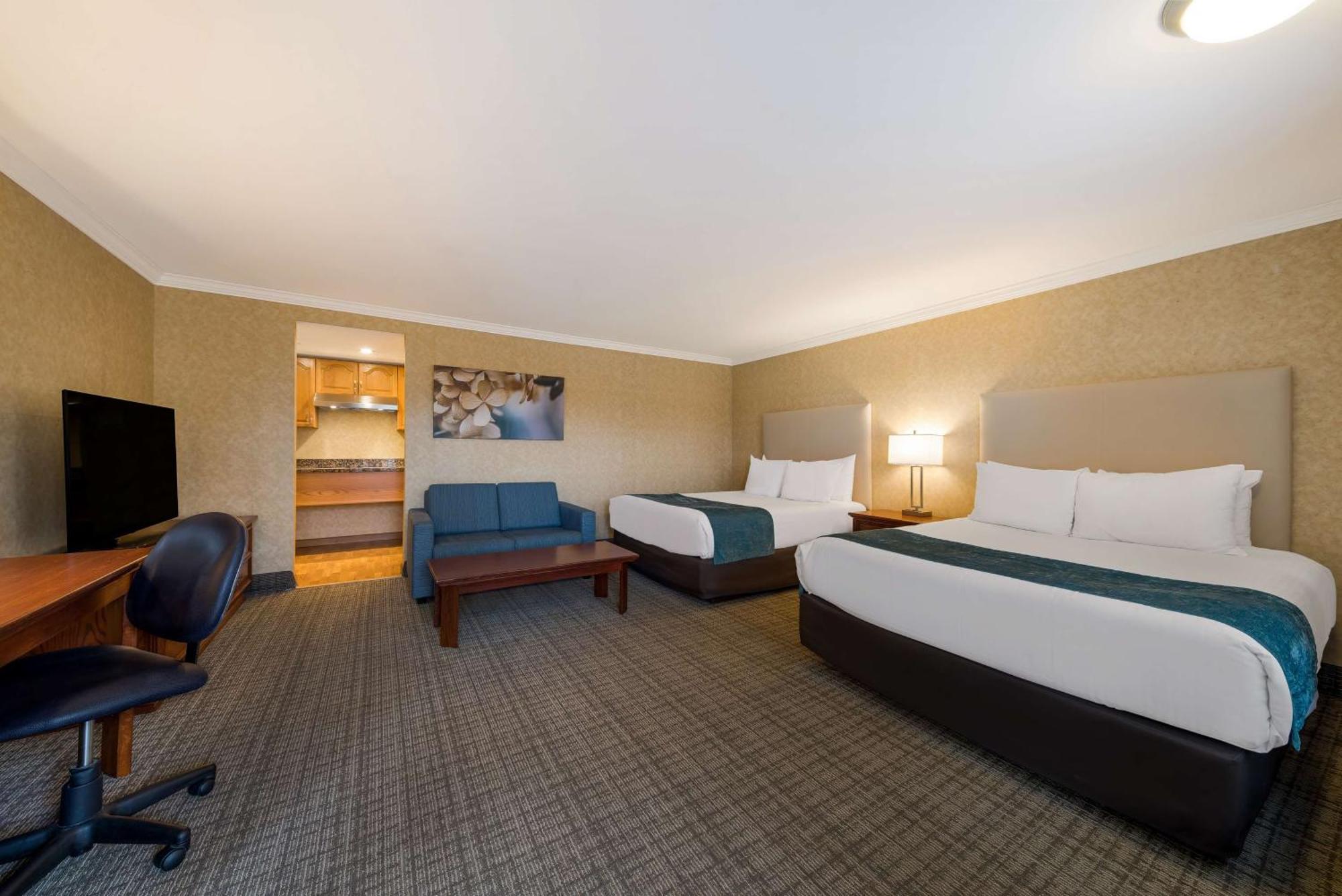Western Voyageur Place Hotel 3*
