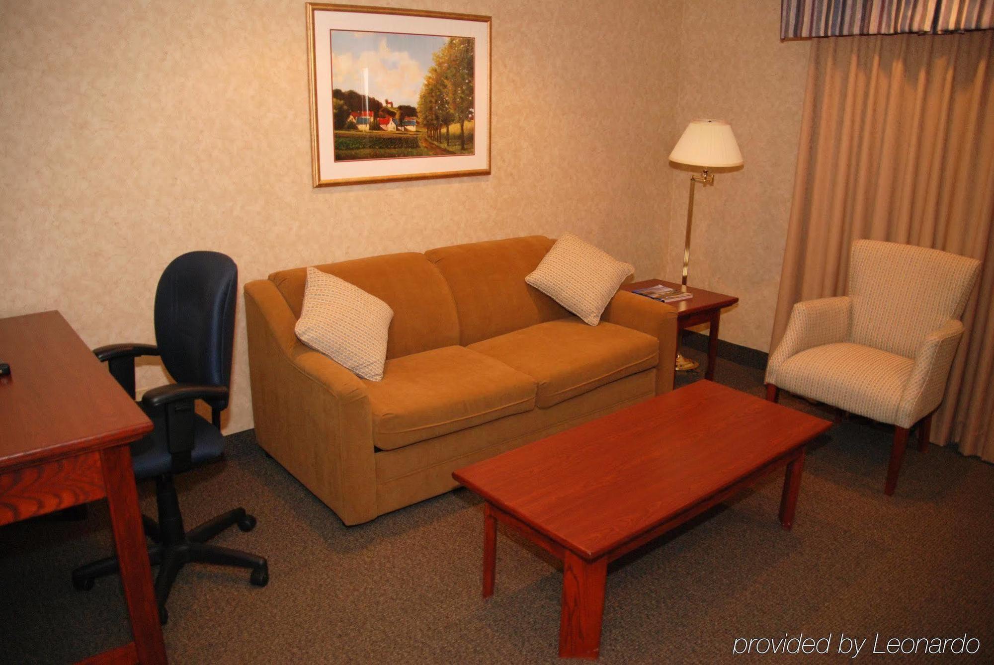 Western Voyageur Place Hotel 3*